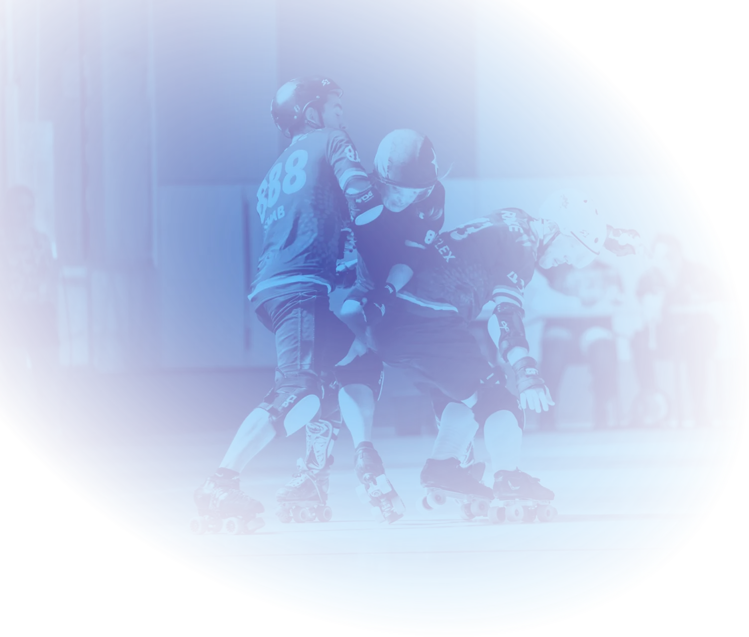 Buste d'une personne à la peau bleue et aux cheveux arc-en-ciel, au milieu d'une piste de roller derby